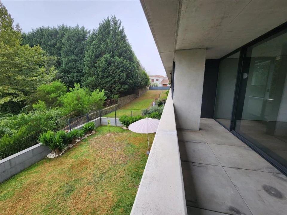 Apartamento T4 para Venda em Oliveira do Douro Foto 16