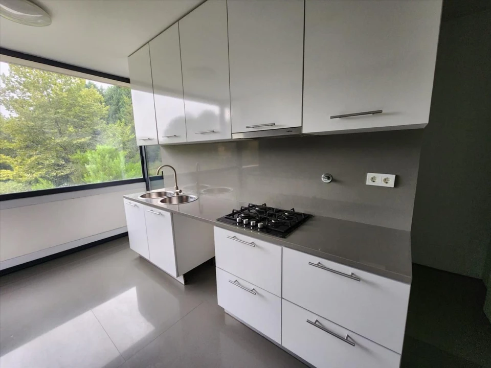 Apartamento T4 para Venda em Oliveira do Douro Foto 6