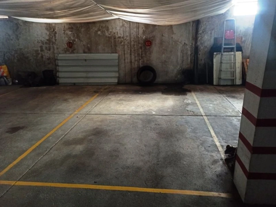 Garagem para Venda em Fânzeres e São Pedro da Cova Foto 2