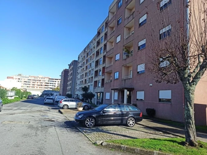 Garagem para Venda em Fânzeres e São Pedro da Cova Foto 4