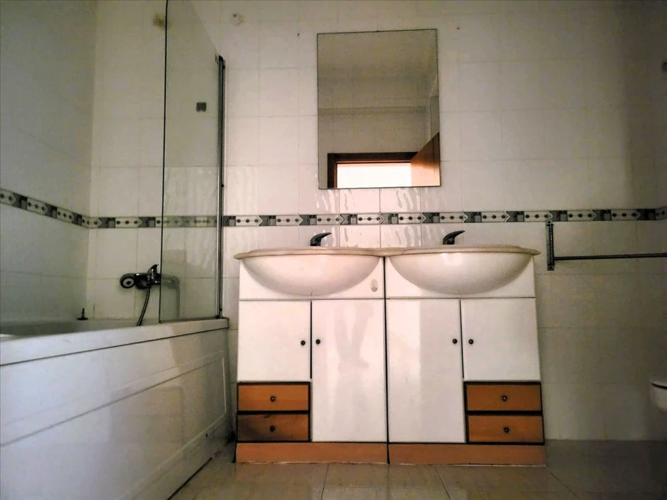 Apartamento T2 para Venda em Azambuja Foto 13