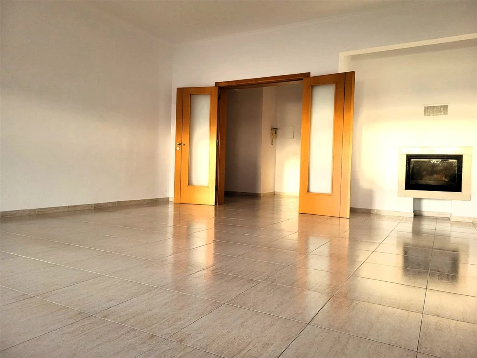 Apartamento T2 para Venda em Azambuja Foto 2
