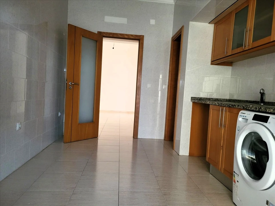 Apartamento T2 para Venda em Azambuja Foto 7