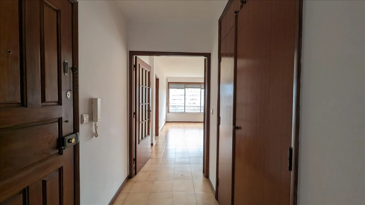 Apartamento T2 para Venda em Aguas Santas Foto 3