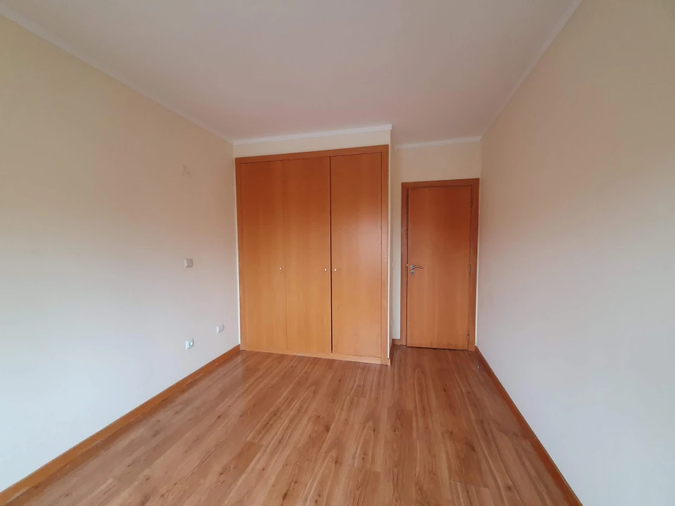 Apartamento T2 para Venda em Canelas Foto 10