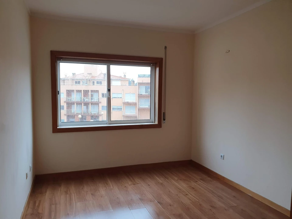 Apartamento T2 para Venda em Canelas Foto 11