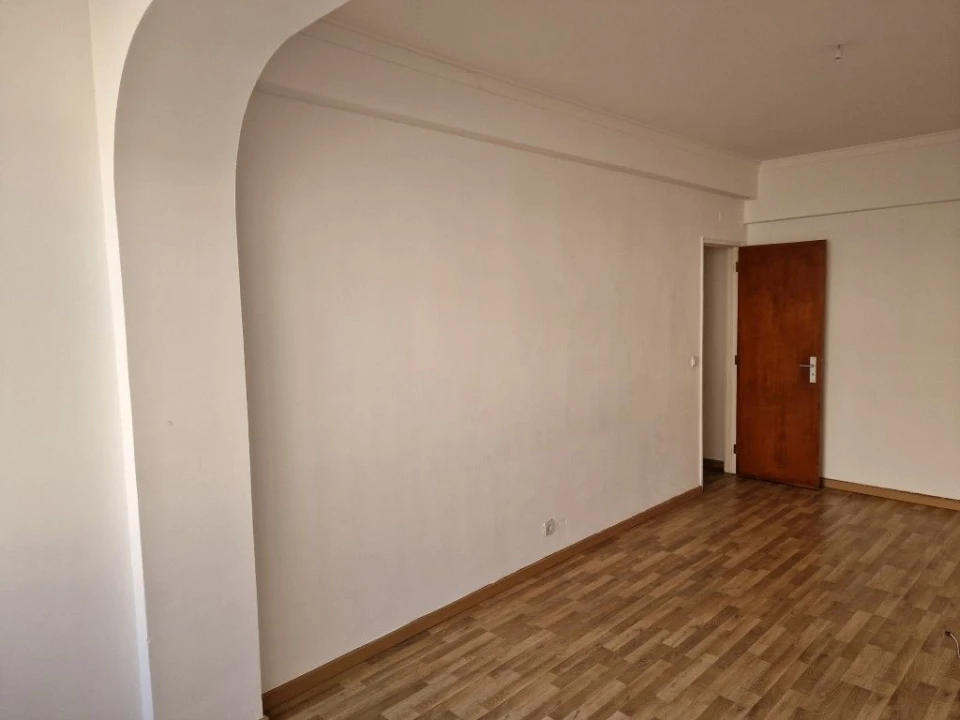 Apartamento T3 para Venda em Rio de Mouro Foto 6