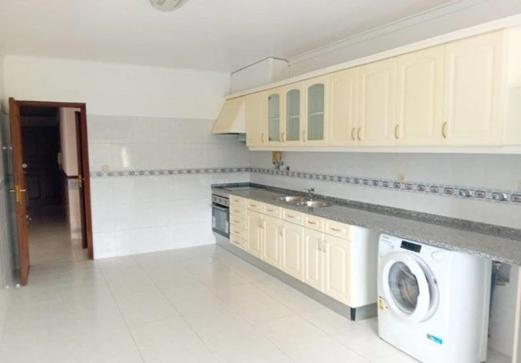 Apartamento T1 para Venda em Queluz e Belas Foto 9