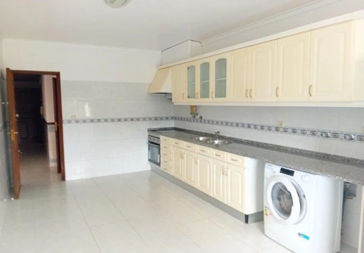 Apartamento T1 para Venda em Queluz e Belas Foto 9