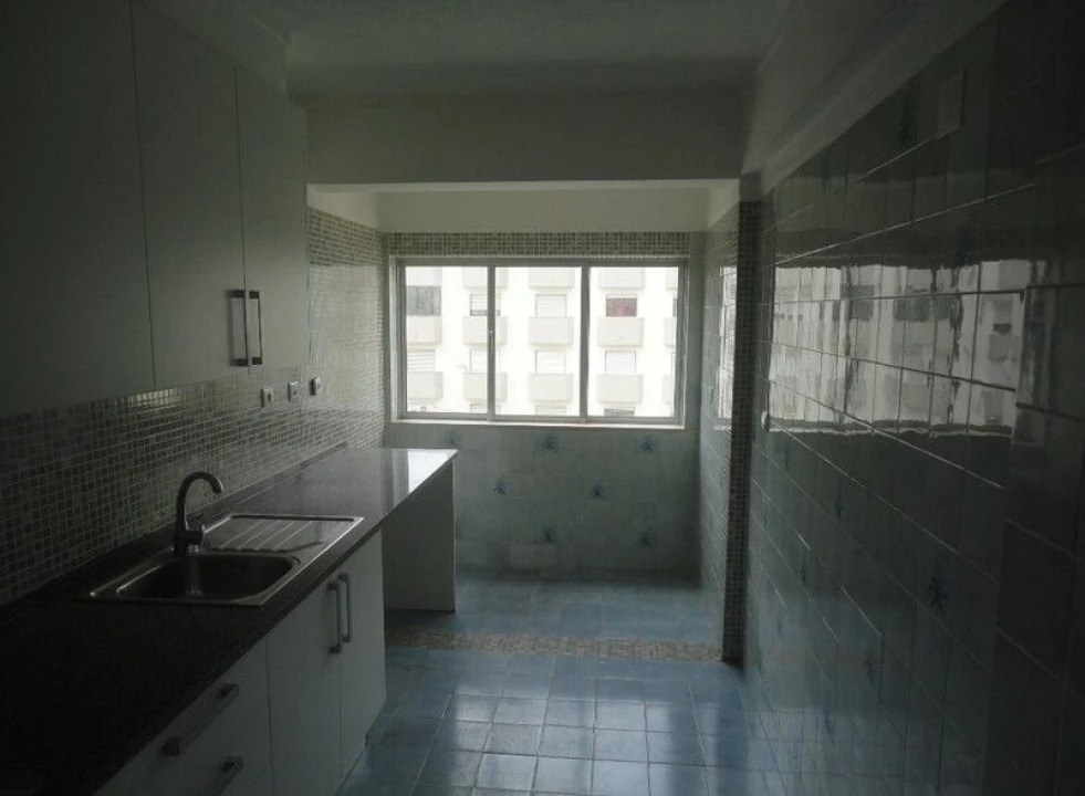 Apartamento T2 para Venda em Rio de Mouro Foto 12