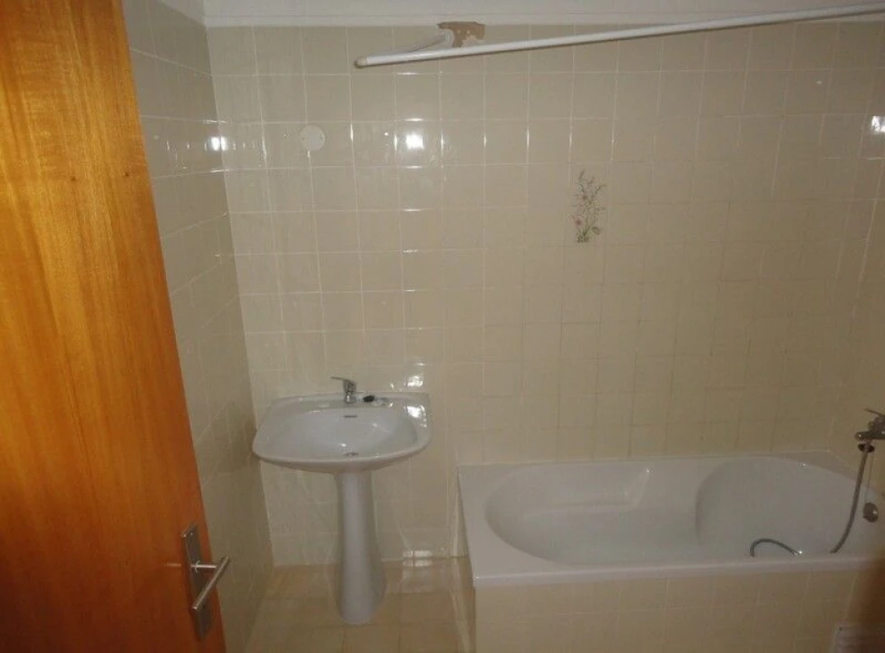 Apartamento T2 para Venda em Rio de Mouro Foto 14