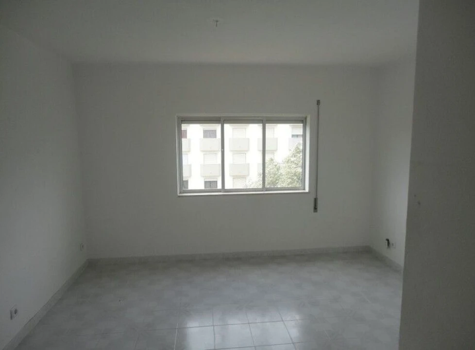 Apartamento T2 para Venda em Rio de Mouro Foto 2