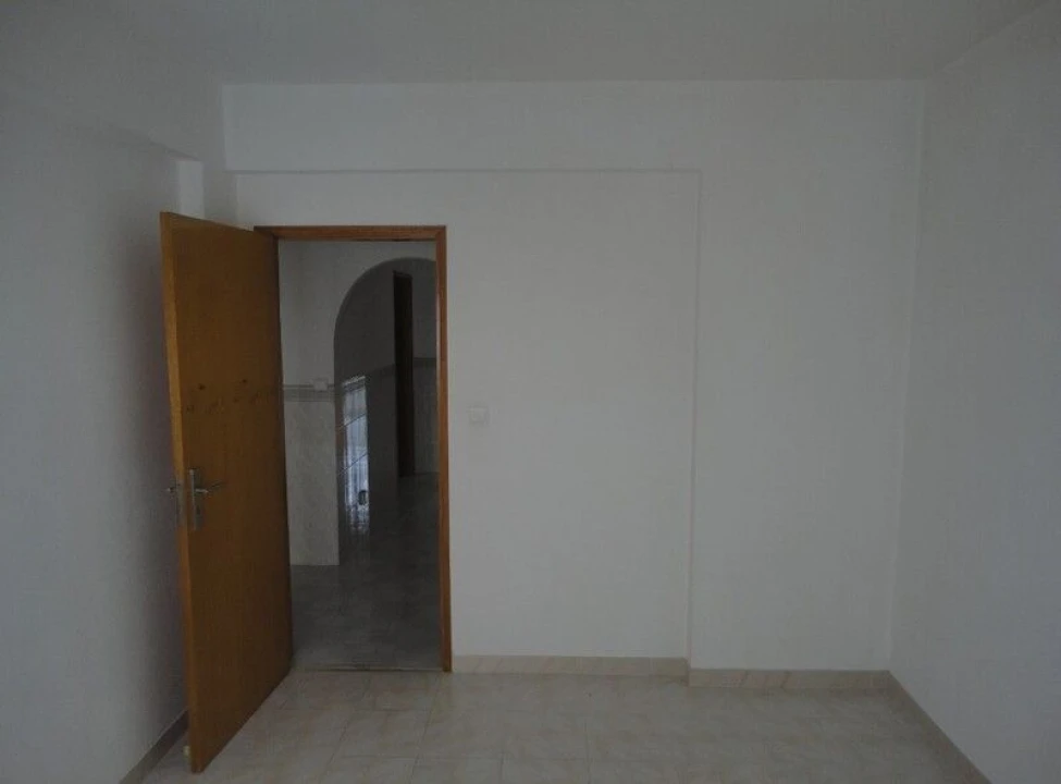 Apartamento T2 para Venda em Rio de Mouro Foto 6