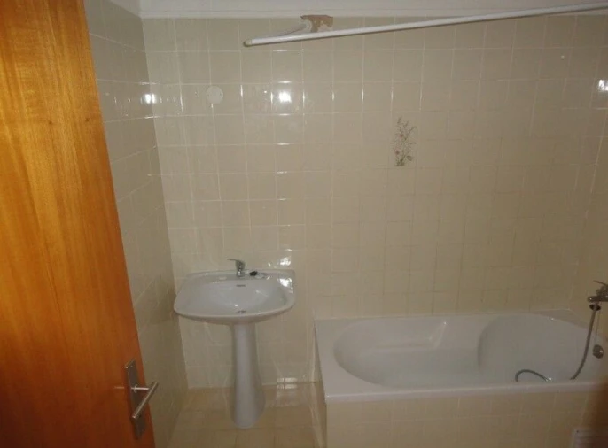 Apartamento T2 para Venda em Rio de Mouro Foto 14