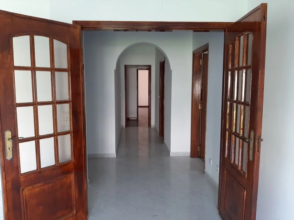 Apartamento T3 para Venda em Rio de Mouro Foto 3