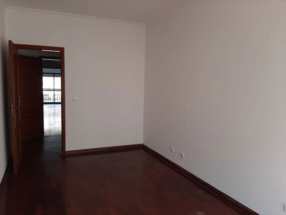 Apartamento T3 para Venda em Rio de Mouro Foto 9