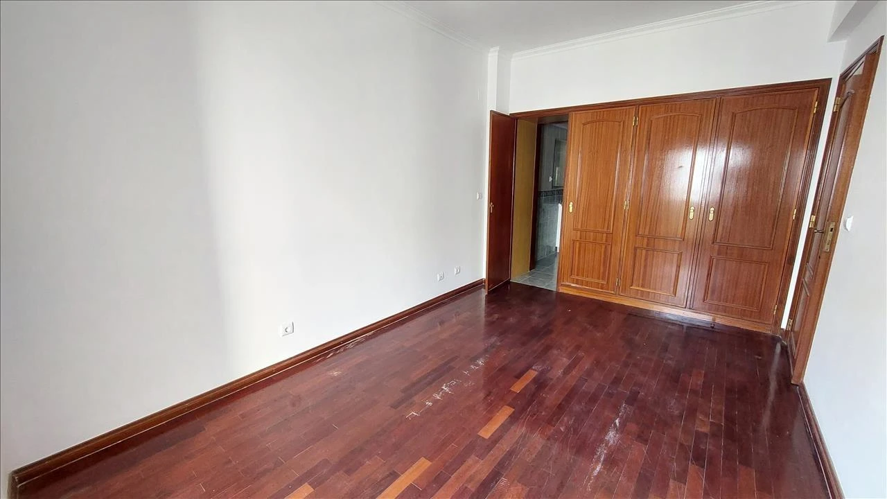 Apartamento T3 para Venda em Rio de Mouro Foto 10