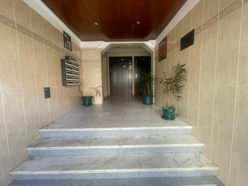 Apartamento T3 para Venda em Rio de Mouro Foto 17