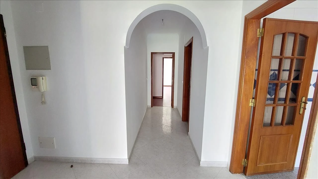 Apartamento T3 para Venda em Rio de Mouro Foto 3