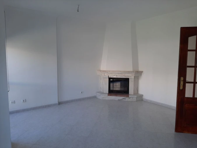 Apartamento T3 para Venda em Rio de Mouro Foto 4