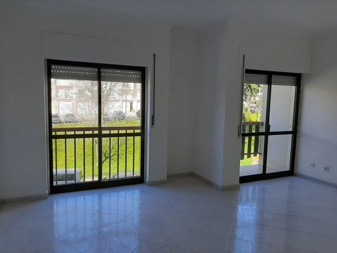 Apartamento T3 para Venda em Rio de Mouro Foto 7