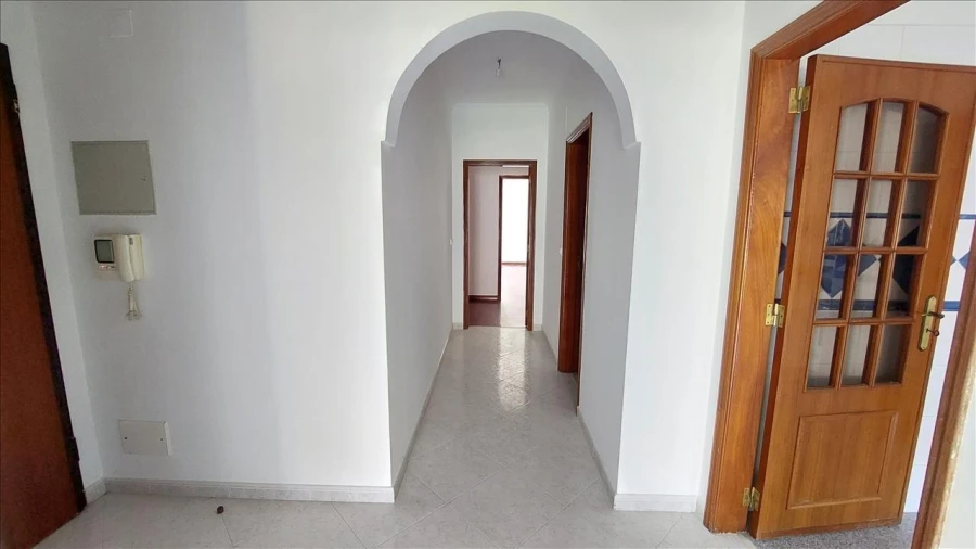Apartamento T3 para Venda em Rio de Mouro Foto 3