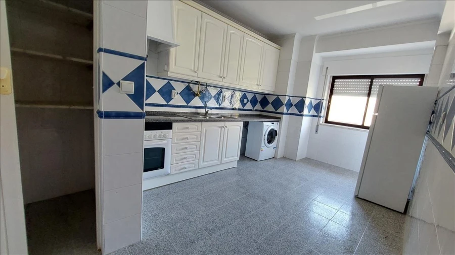 Apartamento T3 para Venda em Rio de Mouro Foto 6