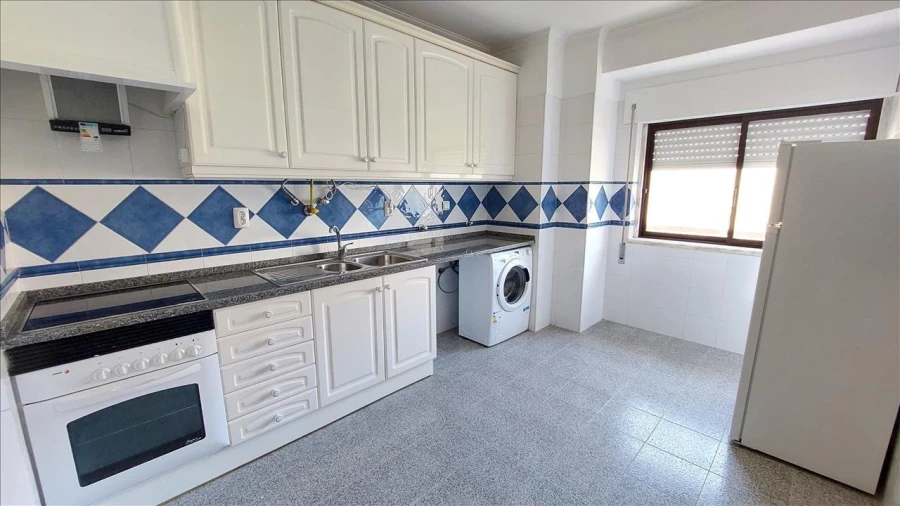 Apartamento T3 para Venda em Rio de Mouro Foto 7