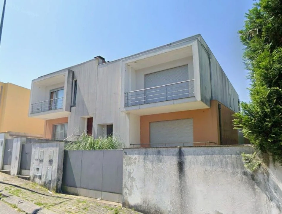 Moradia T3 para Venda em Mozelos Foto 1