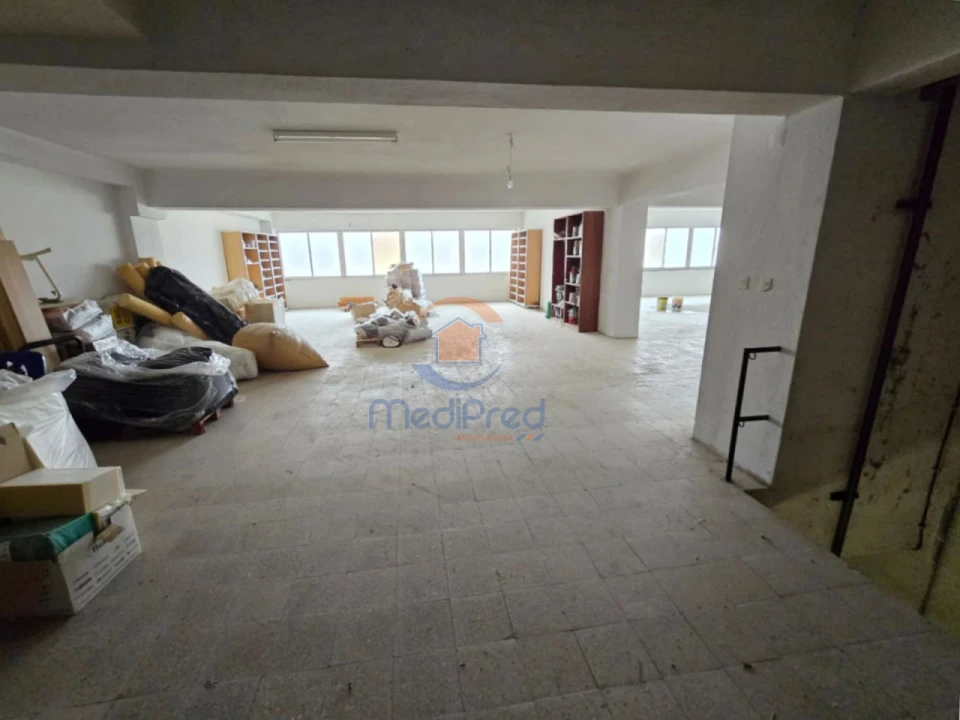 Armazém para Venda em Ramada e Caneças Foto 5