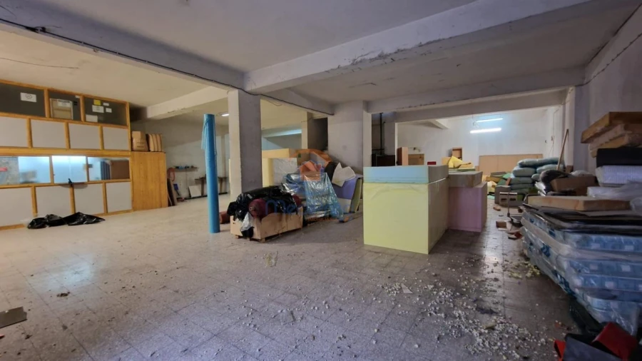 Armazém para Venda em Ramada e Caneças Foto 9