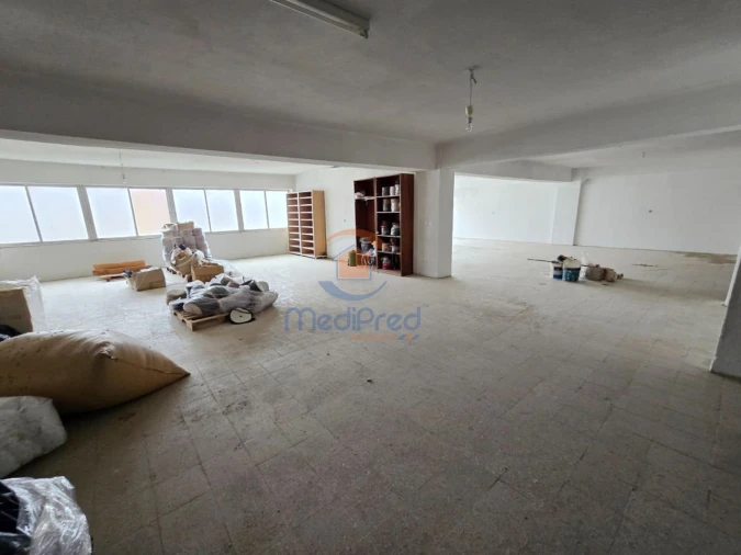 Armazém para Venda em Ramada e Caneças Foto 3