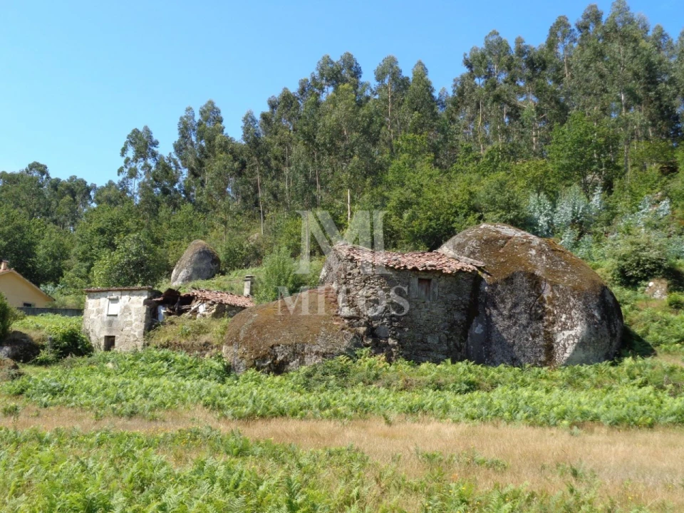Moradia T3 para Venda em Padornelo Foto 6