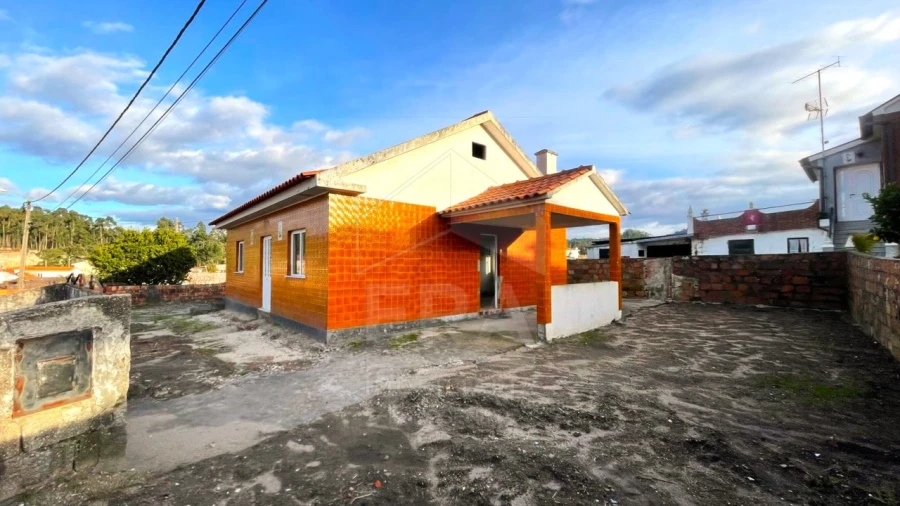 Moradia T3 para Venda em Antas Foto 1