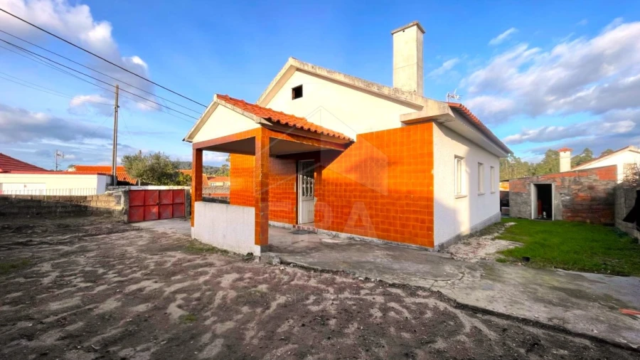 Moradia T3 para Venda em Antas Foto 2