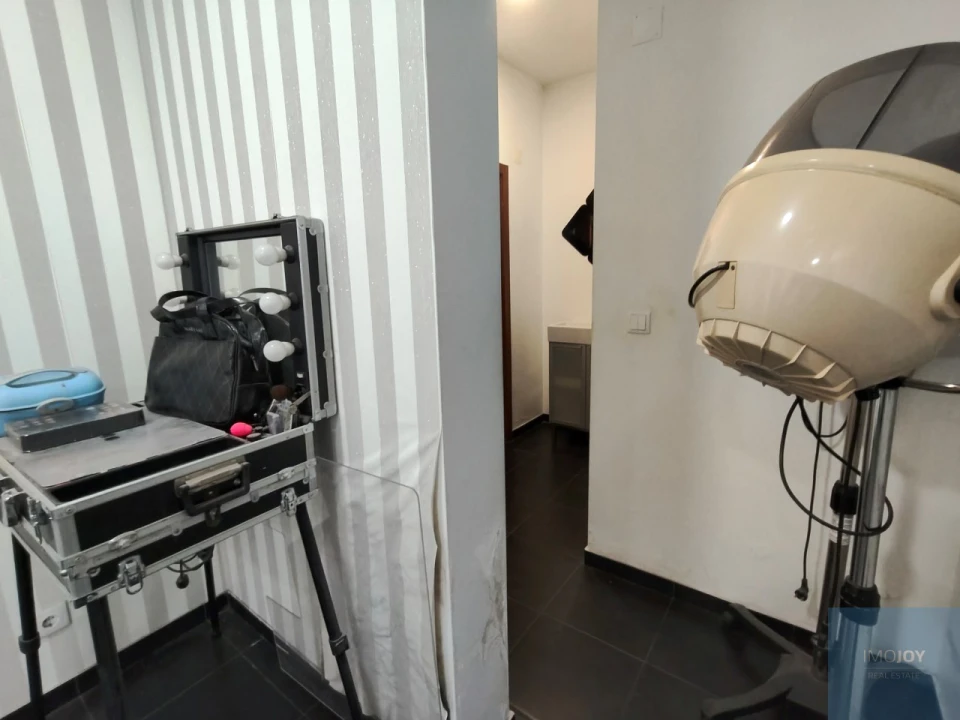 Loja para Venda em Pontinha e Famões Foto 6