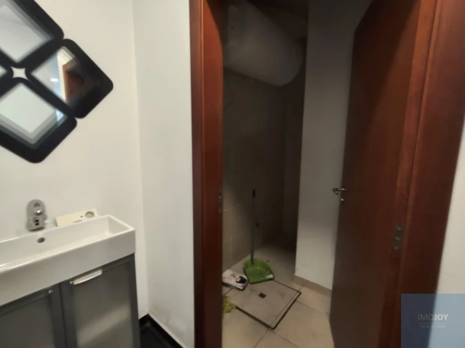 Loja para Venda em Pontinha e Famões Foto 10