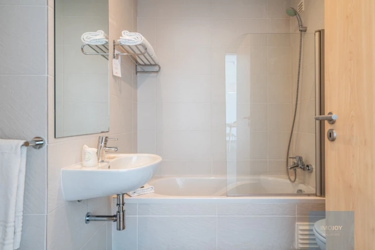 Apartamento T1 para Venda em Mexilhoeira Grande Foto 31