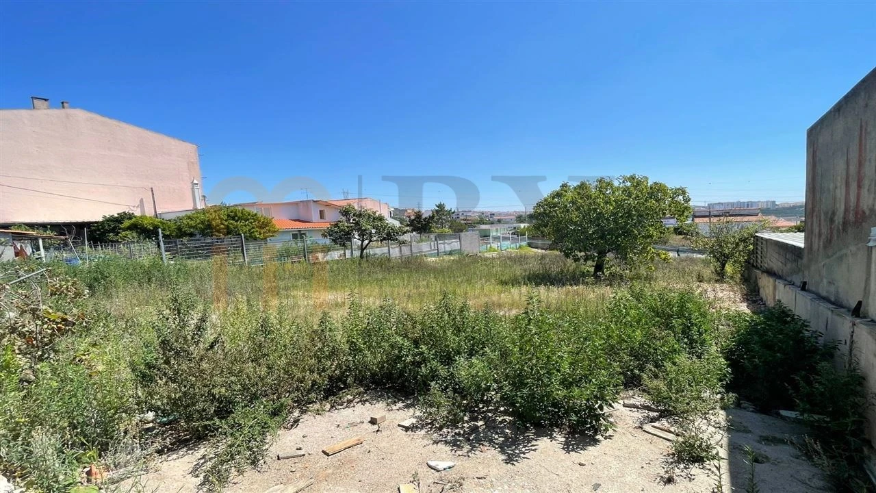 Terreno para Venda em Queluz e Belas Foto 1