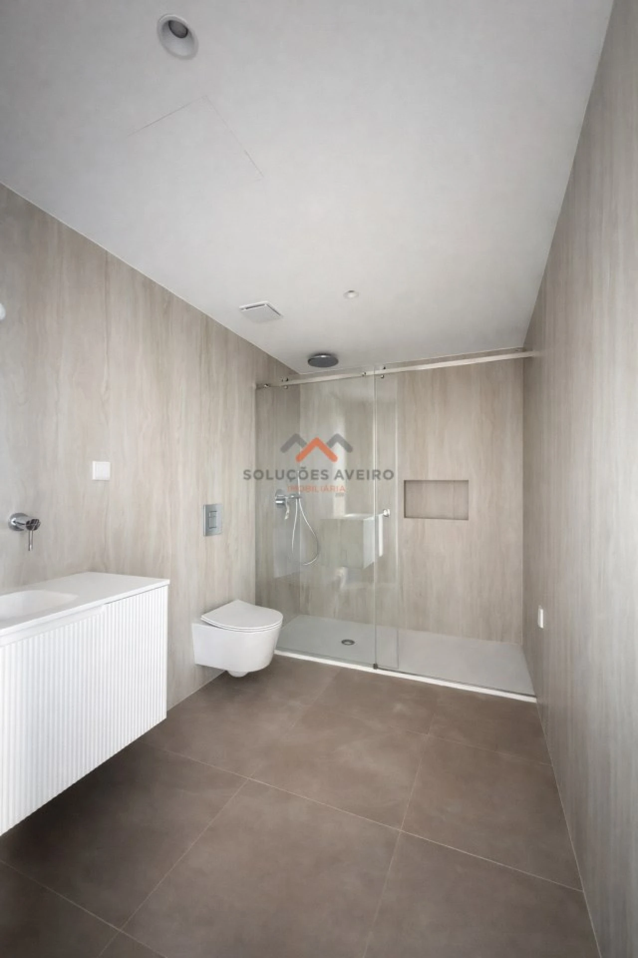 Apartamento T1 para Venda em Glória e Vera Cruz Foto 6