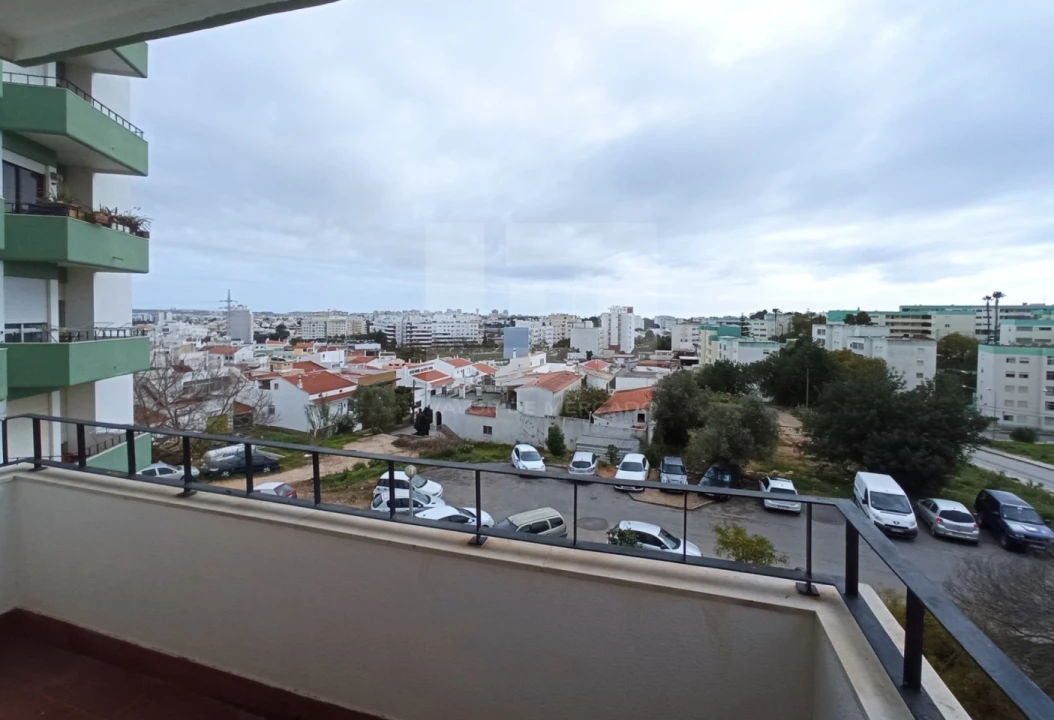 Apartamento T2 para Venda em Portimão Foto 13