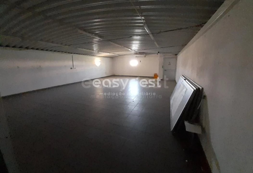 Prédio para Arrendamento em Alverca do Ribatejo e Sobralinho Foto 10