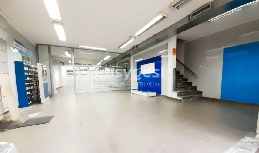 Prédio para Arrendamento em Alverca do Ribatejo e Sobralinho