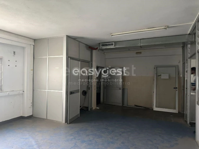 Prédio para Arrendamento em Alverca do Ribatejo e Sobralinho Foto 4