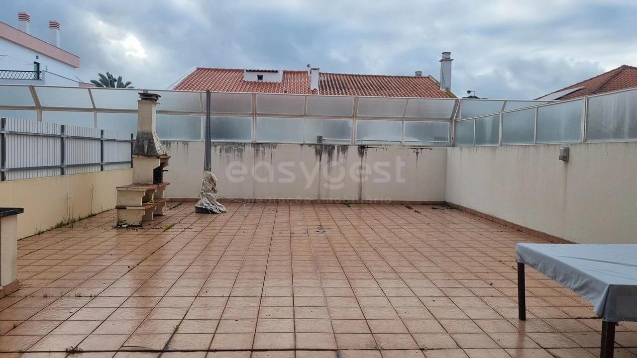 Apartamento T1 para Venda em Costa da Caparica Foto 6