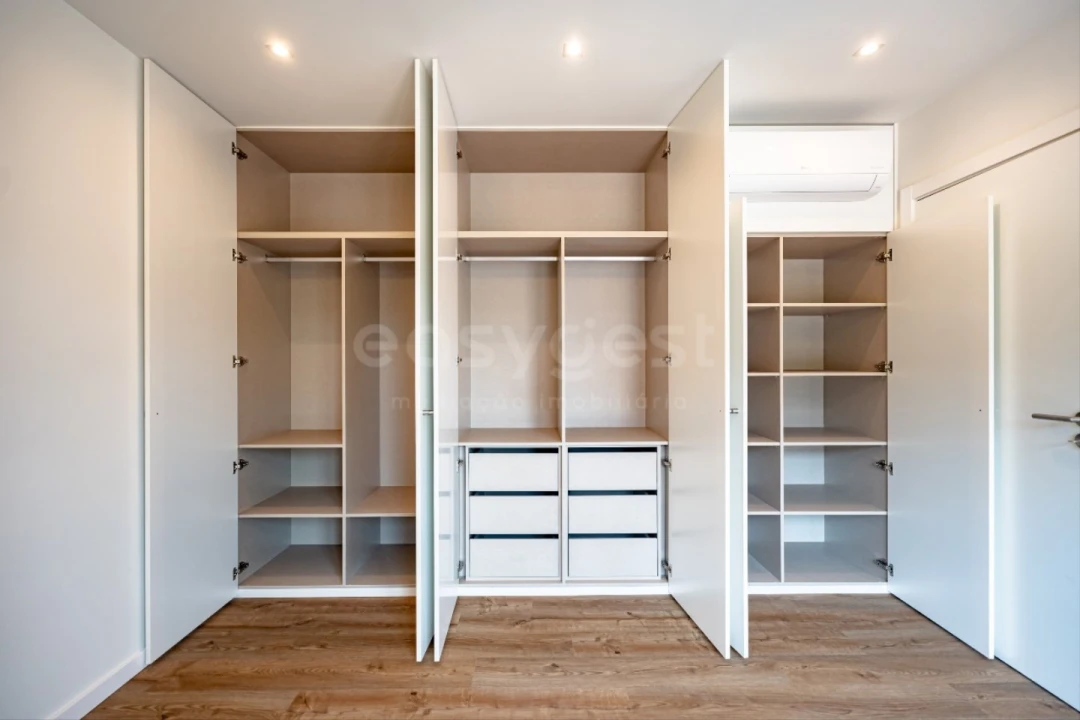 Apartamento T2 para Venda em Santa Clara e Castelo Viegas Foto 2