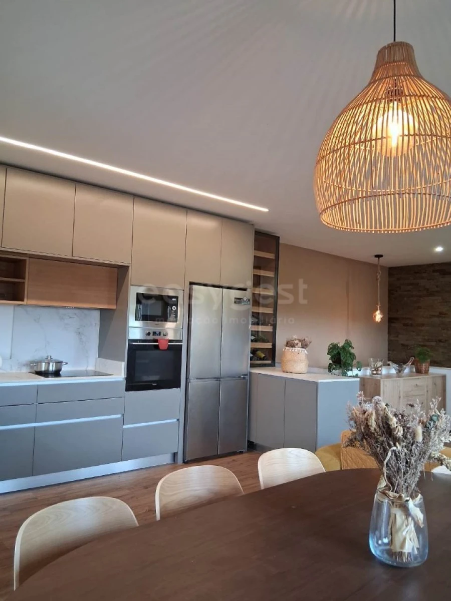 Moradia T4 para Venda em Estômbar e Parchal Foto 3