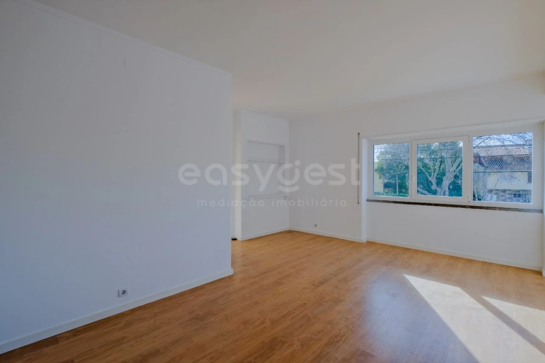 Apartamento T4 para Arrendamento em Carcavelos e Parede Foto 2