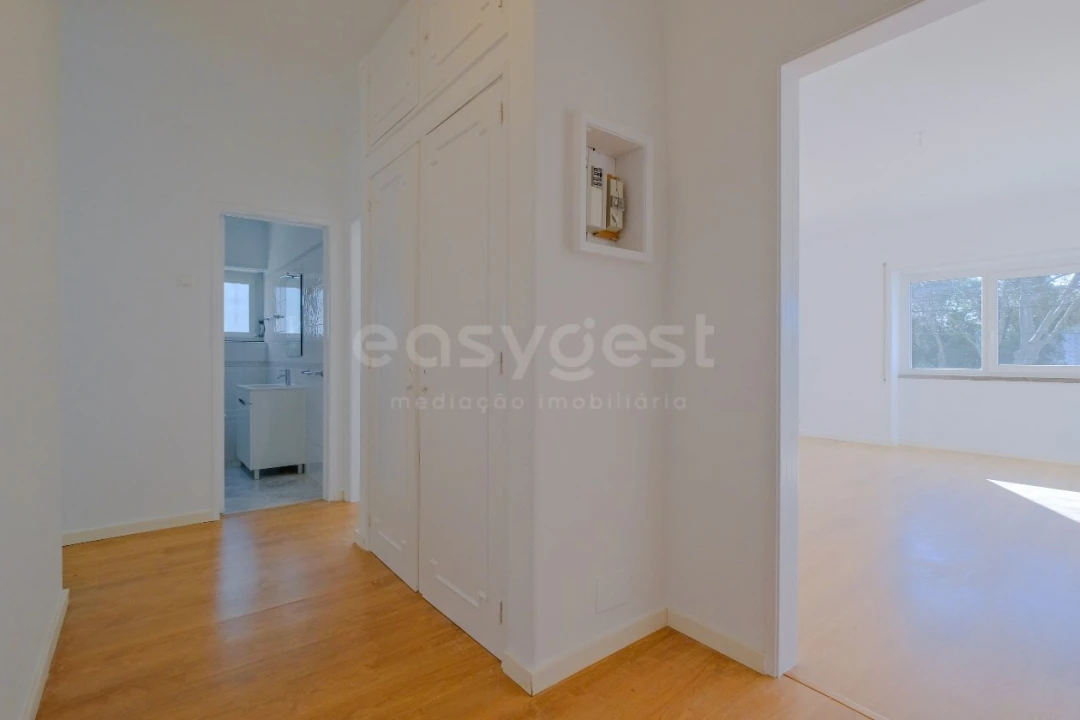 Apartamento T4 para Arrendamento em Carcavelos e Parede Foto 12