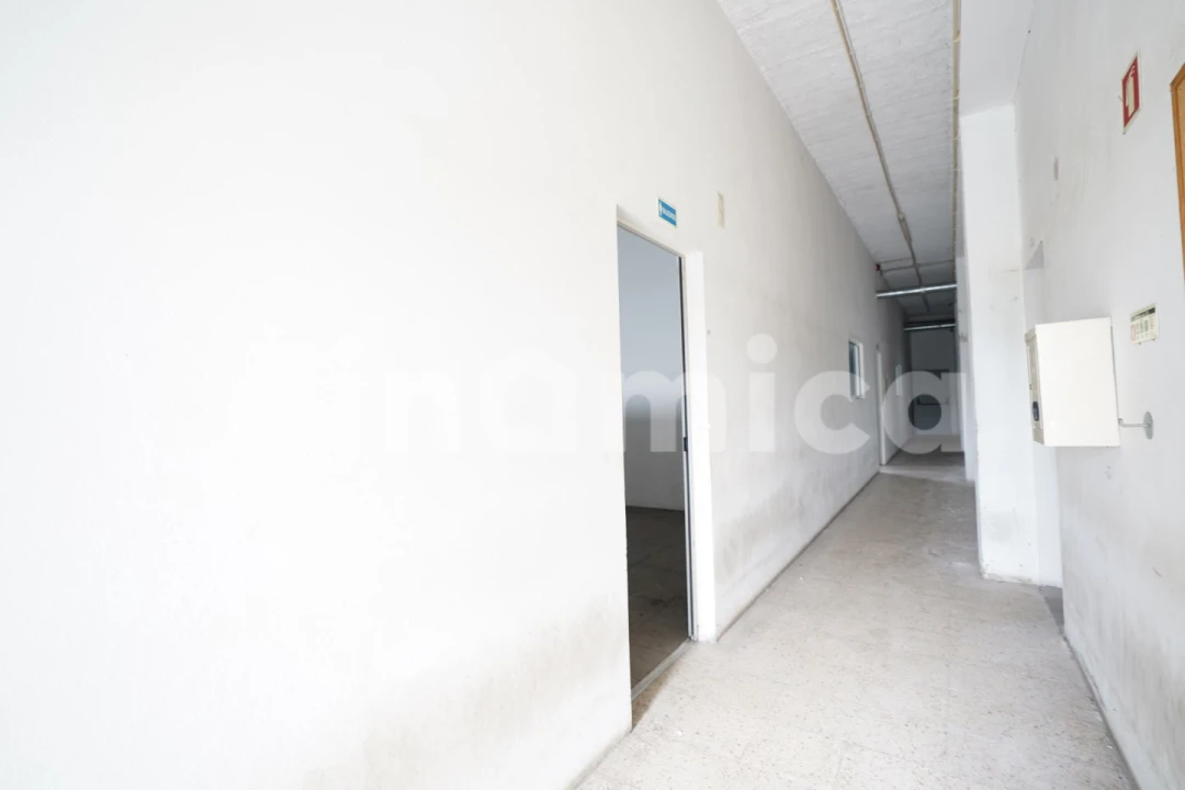 Armazém para Venda em Ruivães e Novais Foto 23